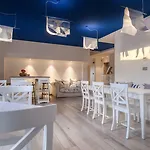Arli Hideaway - Adults Only