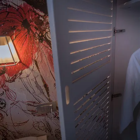 Ξενοδοχείο Arli Hideaway - Adults Only 4*